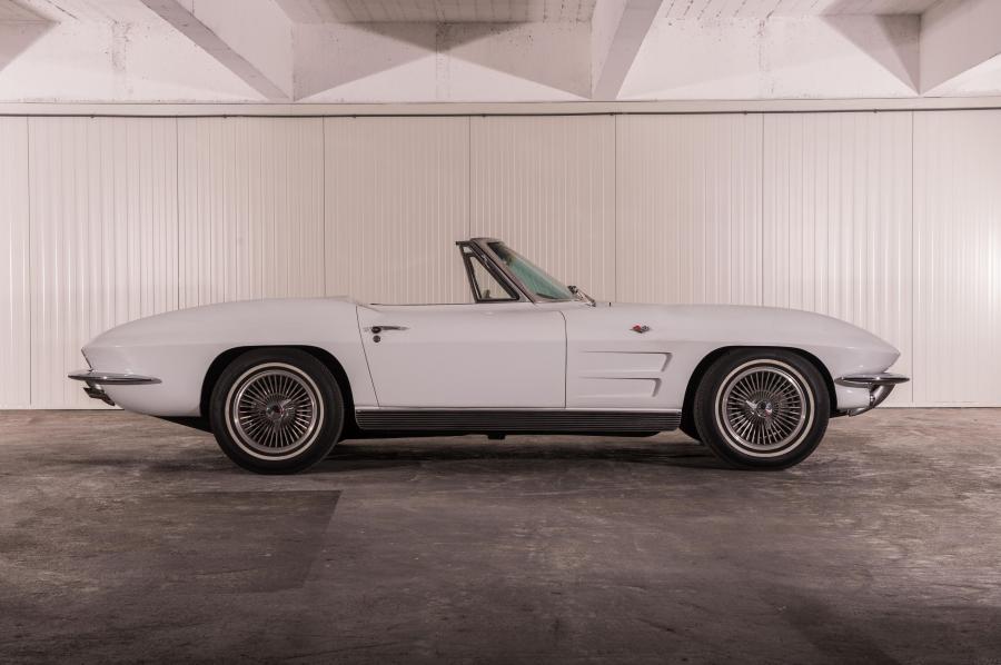  Chevrolet Corvette Stingray Convertible 1963 года  (фото 31 из 37)